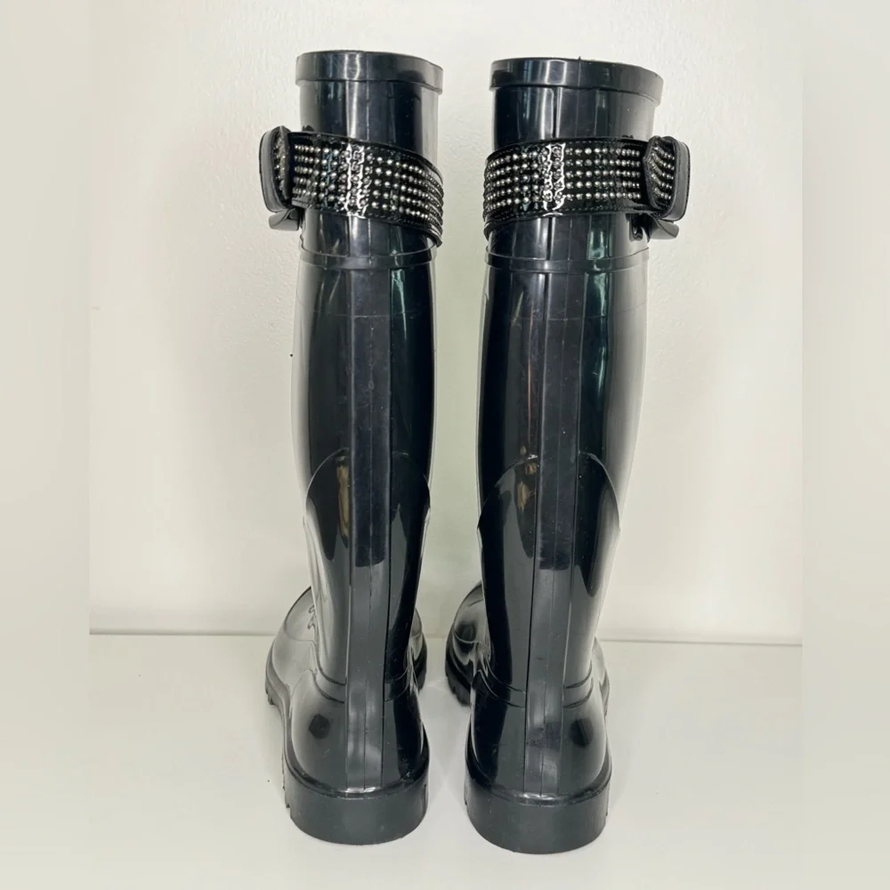 Burberry Black Check Buckle Rain Boots - Iconic Style Meets Functionality - Picture 3 of 7